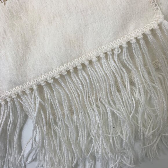 Alpaca Carmago Rectangle Fringe Scarf White - Picture 3 of 7
